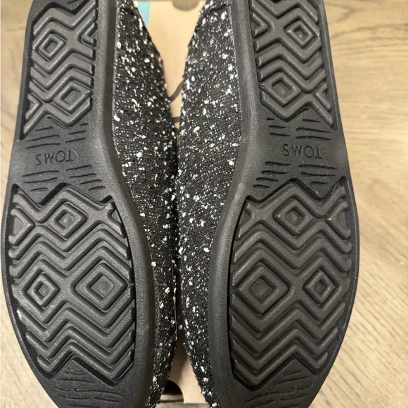 NWT Women’s size 12 Toms shoes - Picture 3 of 4